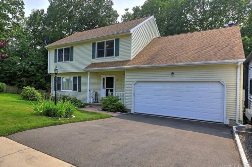 38 Nicole Dr, Milford, CT 06460-6969