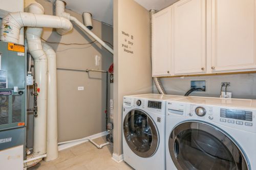 2121 Division St, Chicago IL  60622-2948 exterior