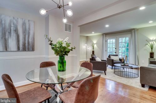 1560 Bruton Ct, Mc Lean VA 22101-4301 exterior