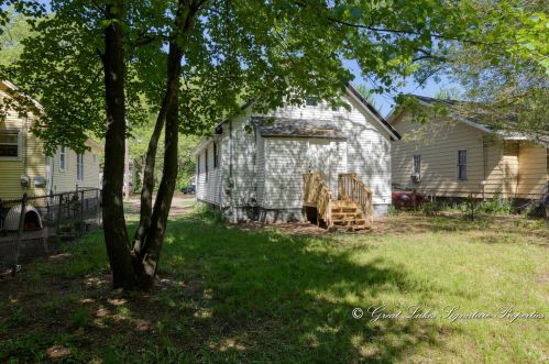 1632 Dyson St, Meskegon MI  49442-5722 exterior