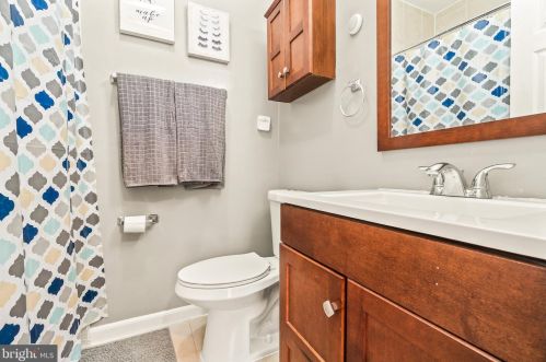 2014 10 St, Washington DC 20002-6214 exterior