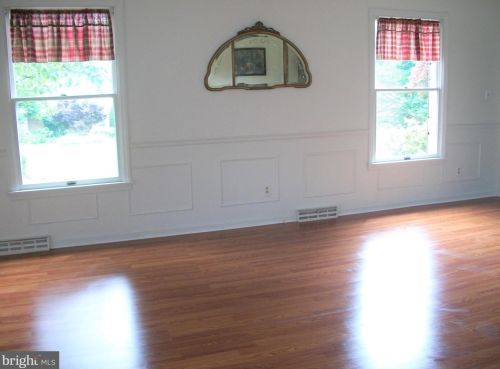 2502 Burgundy Dr, Fallston MD 21047-2112 exterior