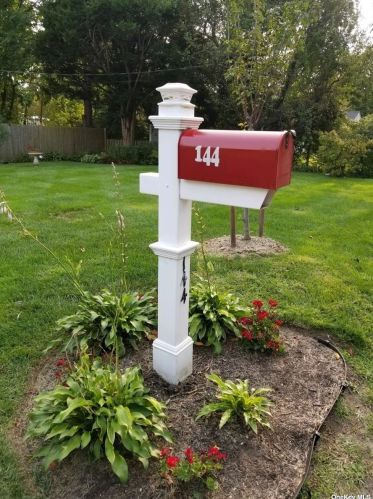 144 Old Country Rd, Huntington Station NY 11747-1814 exterior