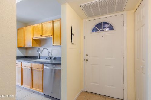 7550 12th St, Phoenix, AZ 85020-4571