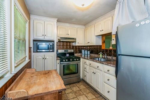 929 Plymouth Lake Dr, Fredon NJ  07860-4127 exterior