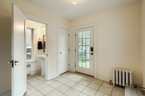 108 Main St, Hartford CT 06103-0012 exterior