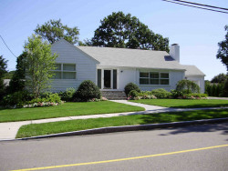 90 Greenwood St, Newton, MA 02459-3070