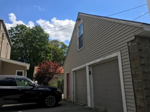 8 Lowell St, Worcester MA 01603-2607 exterior