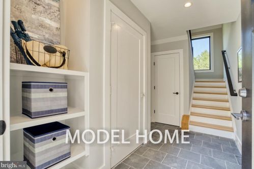 1713 Macon St, Mc Lean VA  22101-5130 exterior