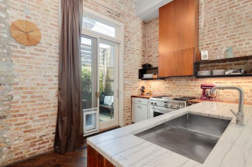 2220 Potomac Ave, Chicago IL 60651-1854 exterior