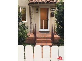 1011 Barrington Ave, Los Angeles CA  90049-6105 exterior