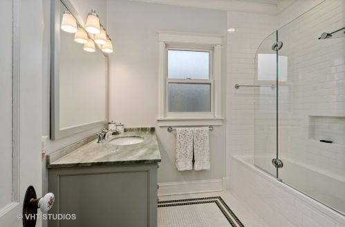 5321 Magnolia Ave, Chicago IL 60640-2205 exterior