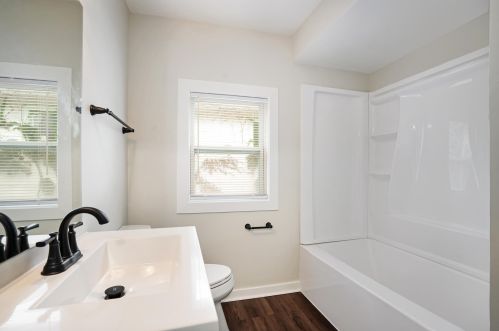 243 Dickinson St, Grand Rapids MI 49507-2559 exterior