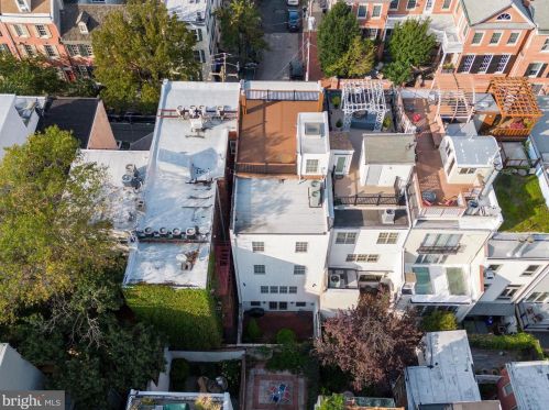 124 Bainbridge St, Philadelphia PA 19147-1866 exterior