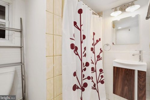 3232 Warder St, Washington DC 20010-2523 exterior