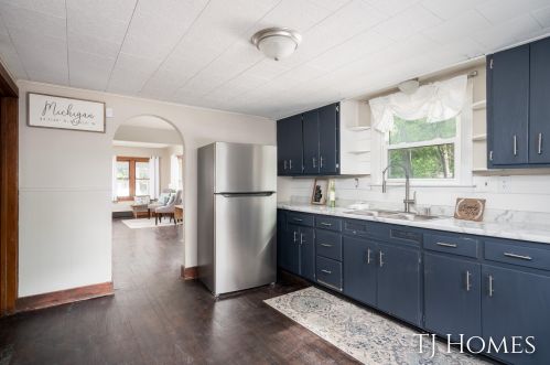 3200 Mona St, Meskegon MI 49444-2746 exterior