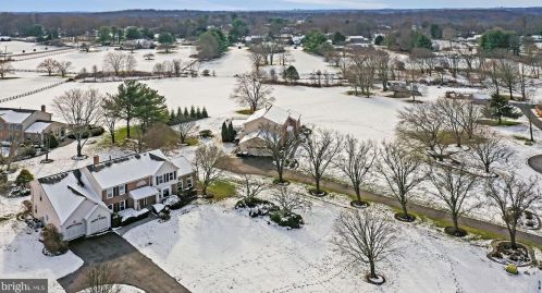 19840 Meredith Dr, Rockville MD 20855-2426 exterior