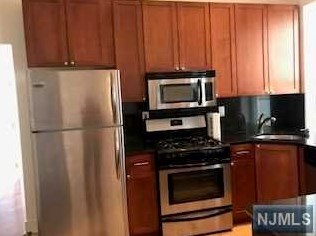 4110 Park Ave, Union City NJ  07086-6171 exterior