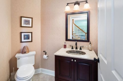 9 Miller Cir, Armonk NY 10504-1357 exterior