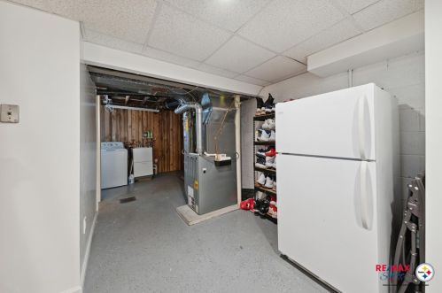 283 Longleaf Dr, Moon Twp PA  15108-3135 exterior