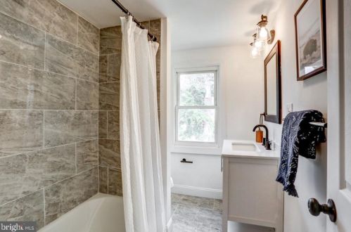 513 Poplar St, Lancaster PA  17603-5234 exterior