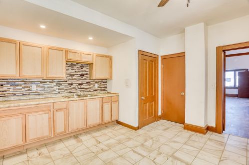 1963 8th St, Milwaukee WI  53204-3851 exterior