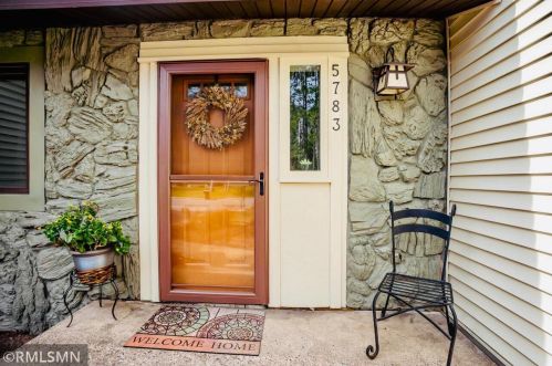 5783 Evergreen Ln, Saint Paul, MN 55126-4727