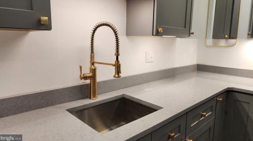 5421 Cedar Ave, Philadelphia PA 19143-1952 exterior