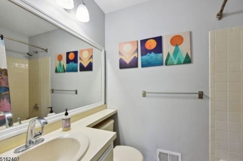 1908 Bayley Ct, Bridgewater NJ  08807-3544 exterior