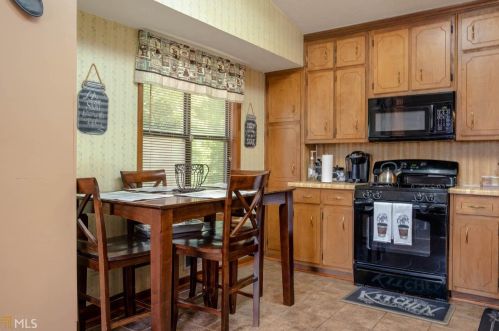 5962 Wellborn Trl, Lithonia GA 30058-8304 exterior