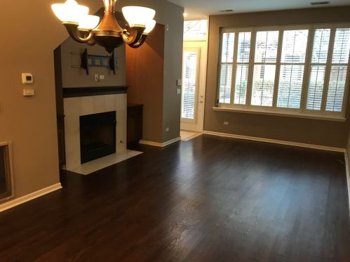 960 Crosby St, Chicago IL  60610-2404 exterior