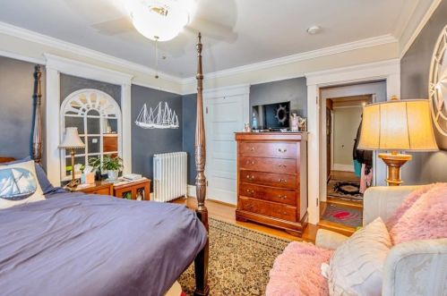 22 Freebody St, Middletown RI 02840-3548 exterior