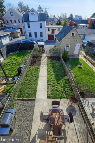 139 Pne St, Lancaster PA 17603-3458 exterior