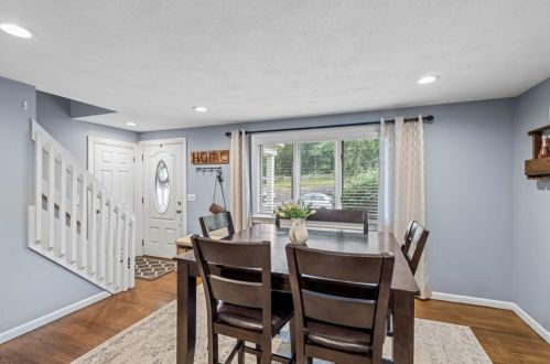 36 Mulberry Cir, Providence RI 02919-2534 exterior