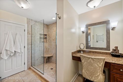 1320 Plymouth Ct, Chicago IL 60605-2717 exterior