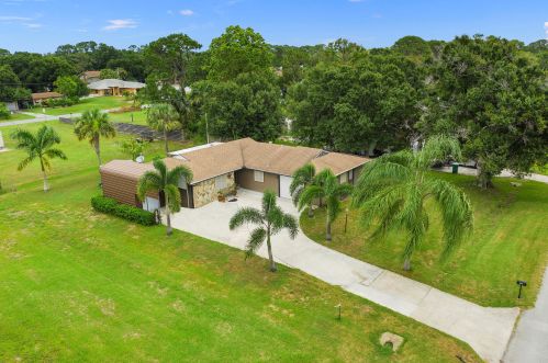 6706 Salerno Rd, Fort Pierce, FL 34951-1536