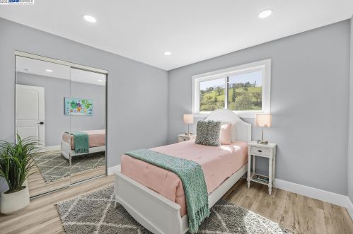 1945 Jameson Ct, Concord CA 94521-1609 exterior