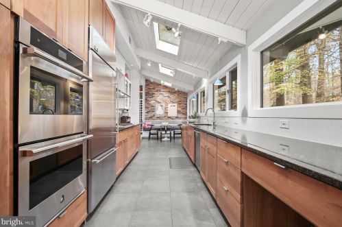 10113 Bevern Ln, Rockville MD 20854-2130 exterior