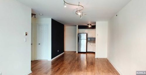 1412 Faulkner Ct, Mahwah NJ  07430-3483 exterior