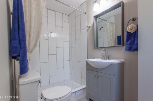 2202 Poquita Vis, Tucson AZ  85713-5128 exterior