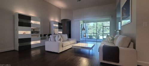 8226 Valiant Dr, Naples FL 34104-6673 exterior