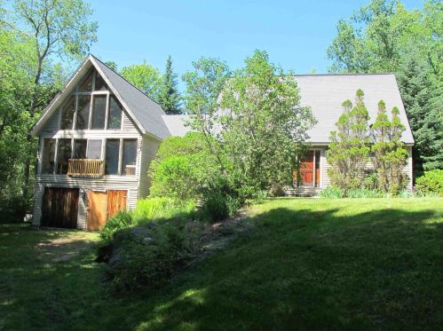 12 Edgewater Dr, Barrington, NH 03825-7287