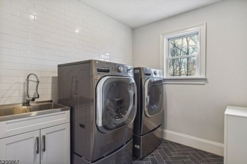 7 Dale Dr, Chatham Township NJ  07928-1661 exterior