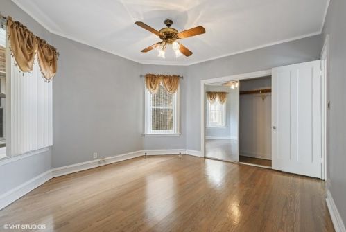 6710 Artesian Ave, Chicago IL 60645-5301 exterior