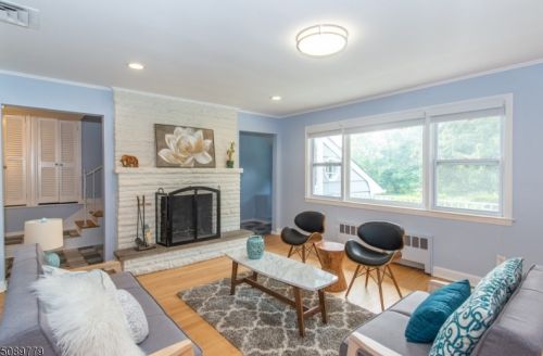 255 Hillside Ave, Livingston NJ  07039-3650 exterior