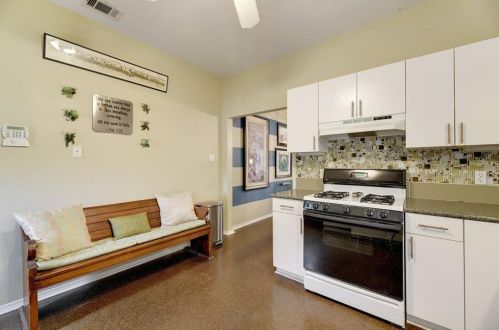 604 Fletcher St, Austin TX 78704-5031 exterior