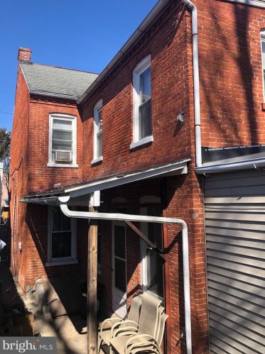 636 High St, Lancaster PA 17603-5526 exterior