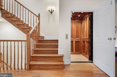 124 Bainbridge St, Philadelphia PA 19147-1866 exterior