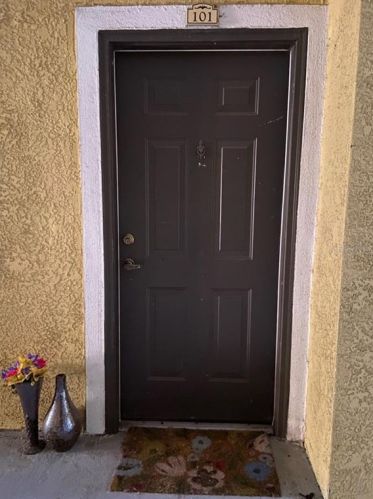 10105 Courtney Palms Blvd, Tampa, FL 33619-8503