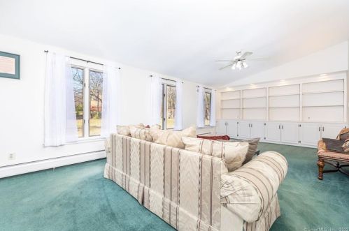 15 Lexton Dr, Farmington CT 06032-2412 exterior